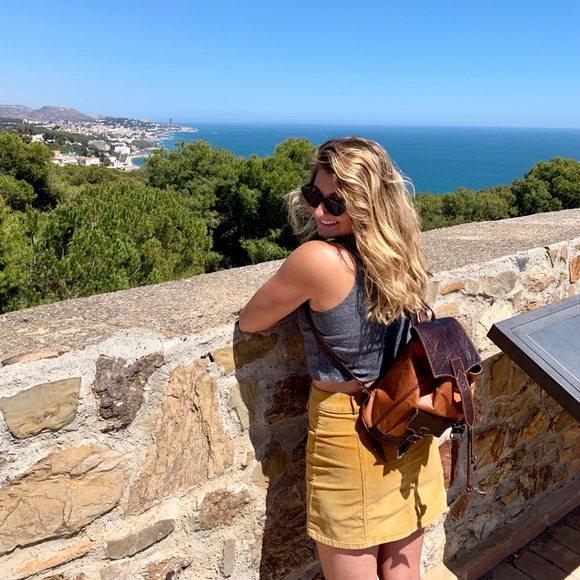 Meet your Posher, Ele - Picture 5 of 5